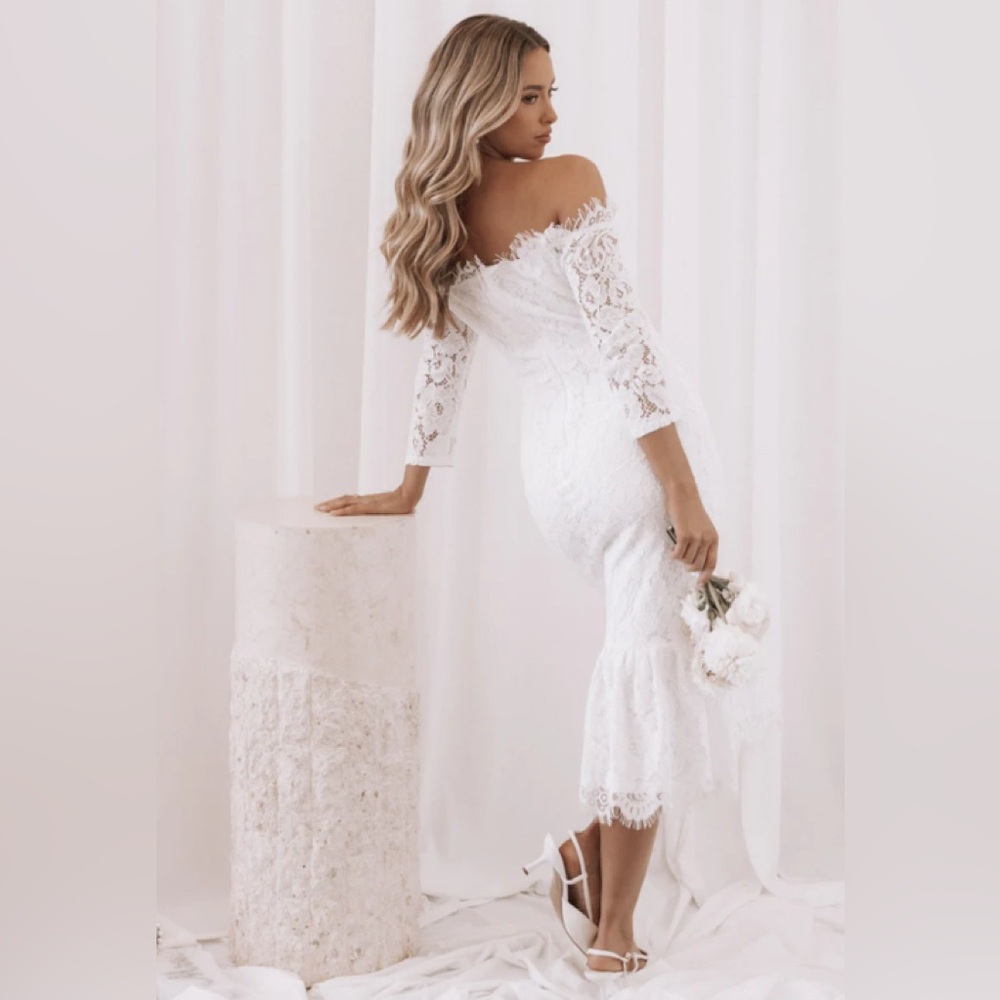Elegant Off-Shoulder White Lace Dress
